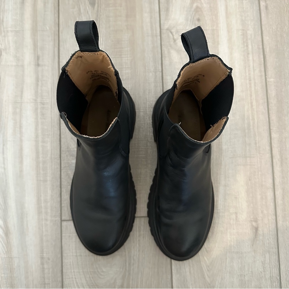 & Other Stories Black Chunky Sole Chelsea Leather Boots - Picture 4 of 8